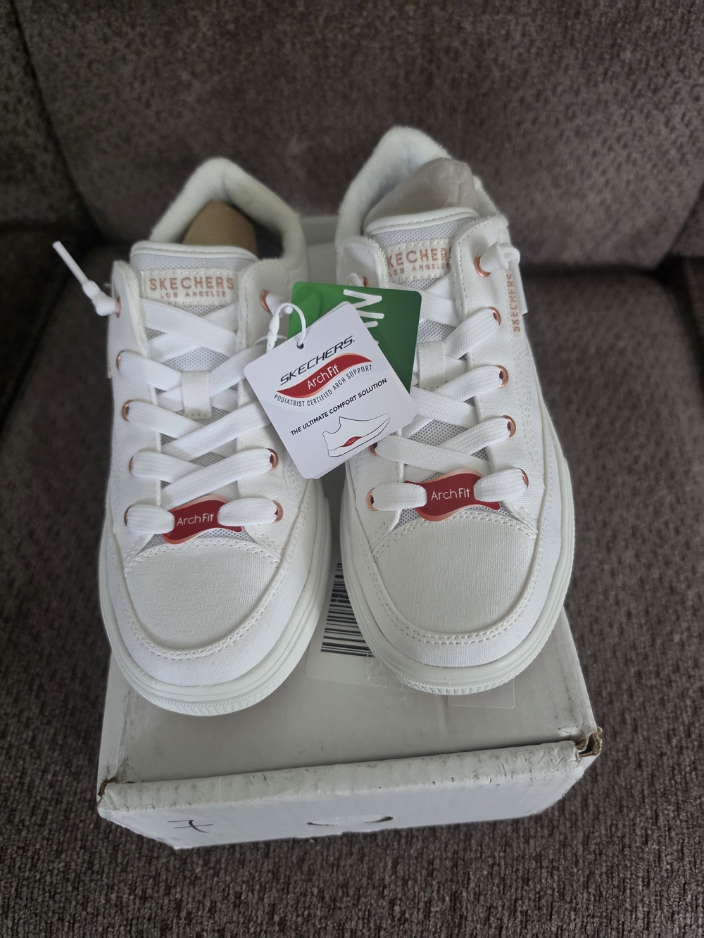 Skechers Arch Fit Arcade - Meet Ya There White Canvas Sneakers NWT Size 7